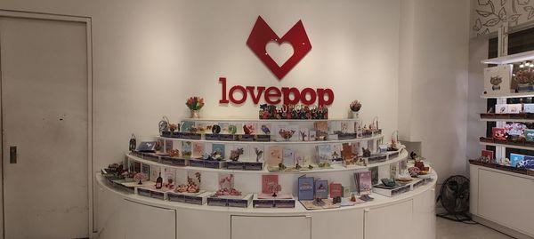Lovepop display