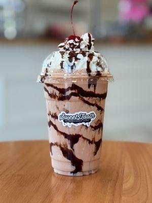 Sweet Tooth Ice Cream & Dessert Lounge