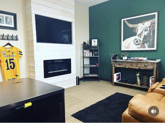 Edward Jones - Financial Advisor: Aaron Becker