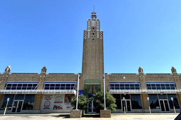 Warehouse Market Building