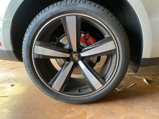 El Cerrito Tires & Auto Body