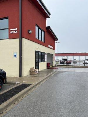 Thomas Car Wash is the trash!  39.68$ today! 35.00$ 01/19 35.00$ 01/09 WTF!! triple memberships