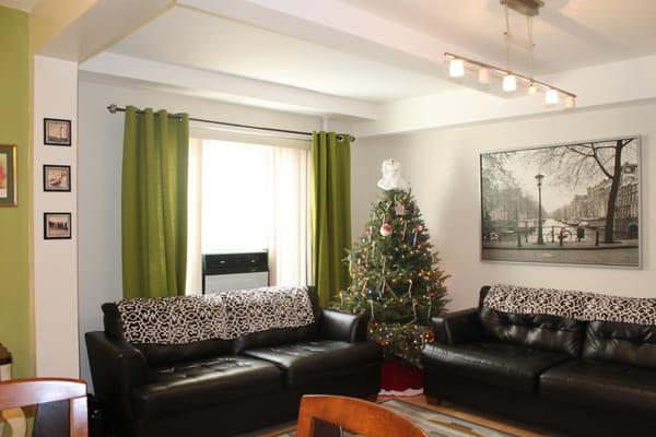 Don't lose the opportunity to own this spectacular and spacious condominium perfectly located right next to new Metro North T...