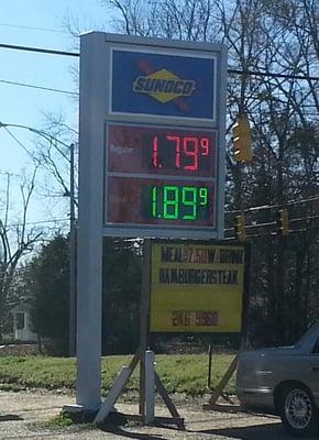 Buy your gas, snacks, and a hot bar with seating.