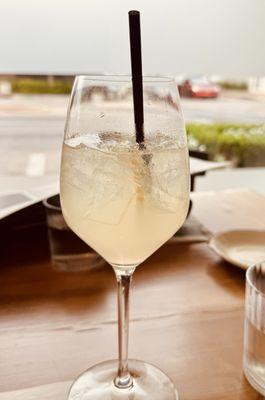 Limoncello spritz