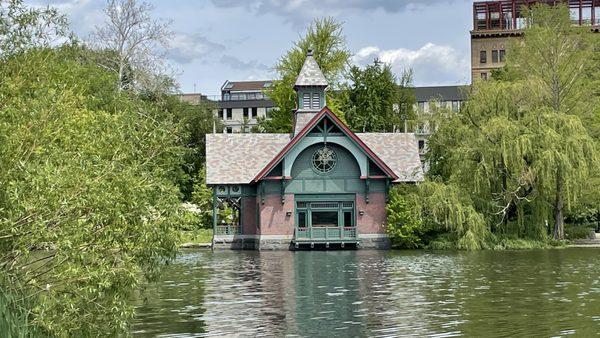 Harlem Meer's Boathouse/Dana Discover Center, an info point and for environmental eduction
