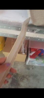 Mande esta caja y llego completamente en mal estado , toda rota.