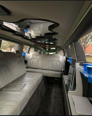 Plavsity’s Limousine Service