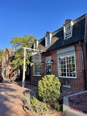 Outside / Exterior of shop