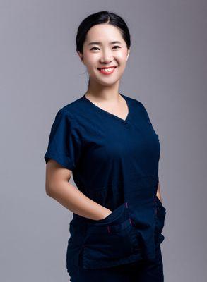 Dr. Jinhua Qian, one of our providers. A Licensed acupuncturist and massage therapist.