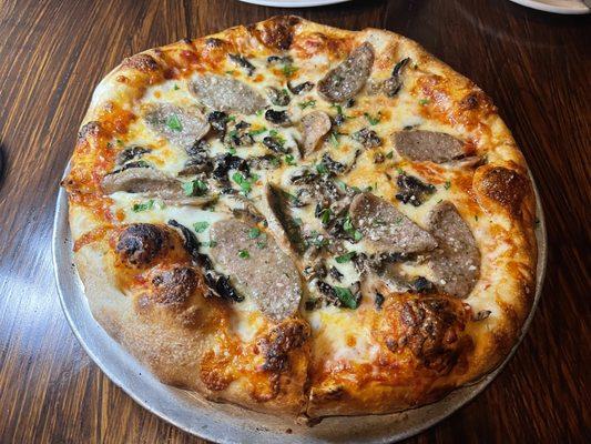 Truffle pizza with Italian susage.