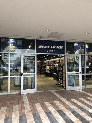 SKECHERS Warehouse Outlet