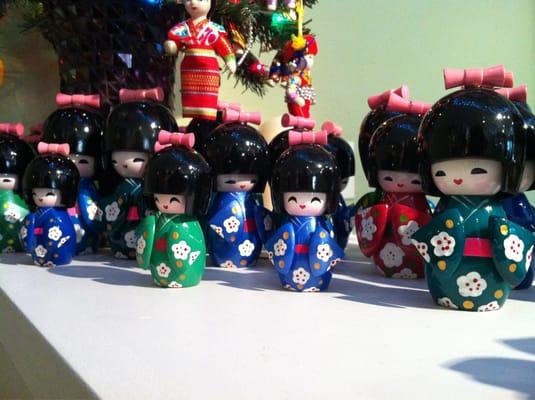 Who doesn't love a cute geisha girl?