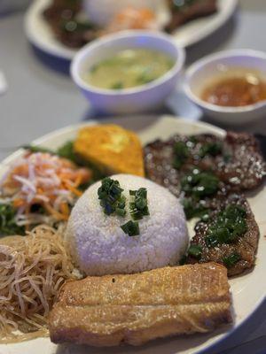 32. Com Tam Bi/Cha/Suon Nuong/Tau Hu Ky