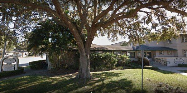 Our Bradenton office is located at the corner of 32nd Street and Manatee Avenue.  Client parking and entrance is on 32nd Street.