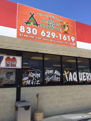 "Taqueria El Oasis Del Norte" inside the sac n Pac (Exxon)