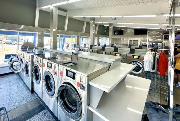 Laundry Love interior