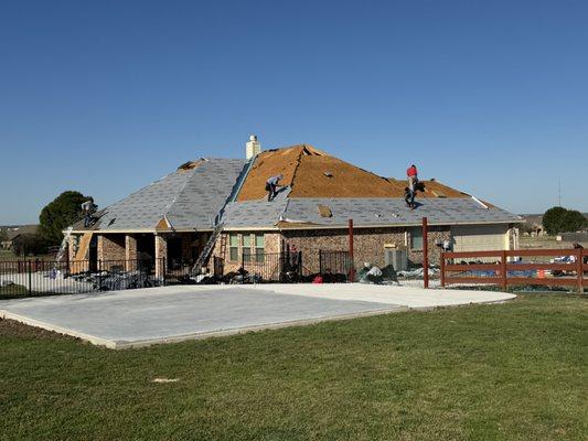 Bravo Roofing & Gutters