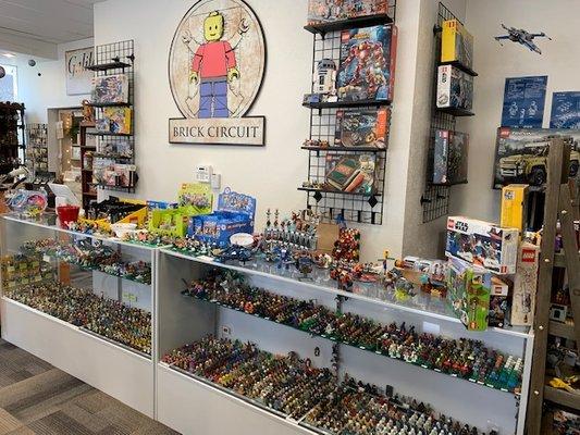 Brick Circuit Toy Store - collectible minifigure cases!