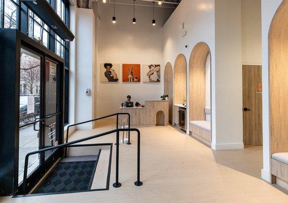 Williamsburg waiting room and front desk.
