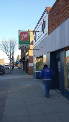 Sisters Mainstreet Cafe