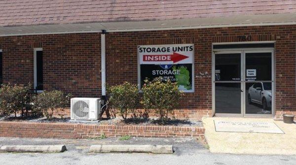 U-Haul Neighborhood Dealer