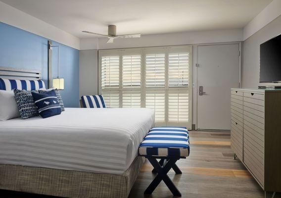 Beautiful hotel rooms with all the comforts of home in Morro Bay, CA.