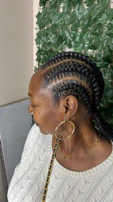 Reinas Beauty And Braids
