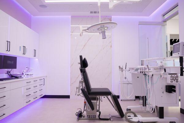 ORA 4X Full Arch Implant Center