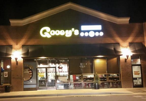 Gooey's at night...