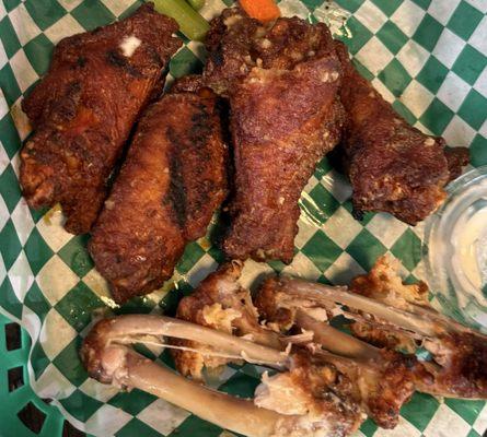 Lucky’s Bar & Grill