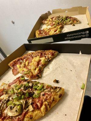 Medium half Canadian ham and pineapple half bell peppers and mushrooms