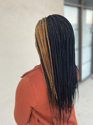 Queendee's African Hair Braiding