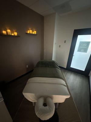 Blissful treatment room.