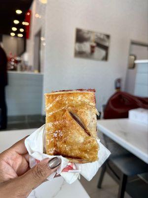 Guava pastry (pastelito de guayaba)