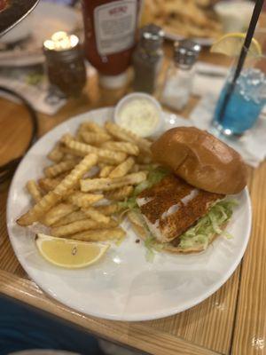Pins Bar & Grille