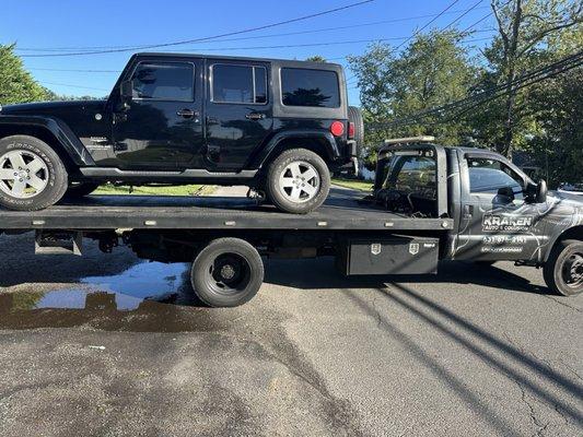 Towing jeep