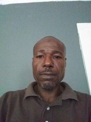 Hello.This Deric.I privatly dertail cars.I am experenced in everything from full detail,to carpet exteaction.