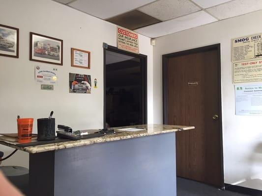 Smog Service Station