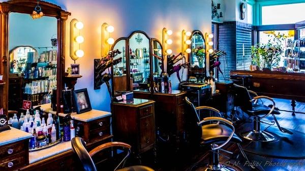 Salon 22 reinvented.