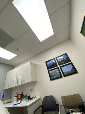 The treatment room they left me waiting undressed in for an hour, with the sample sitting out slowly dying.