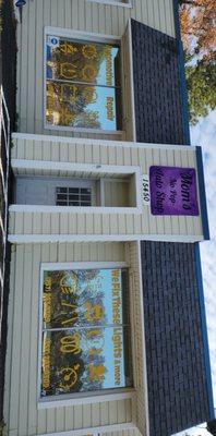 Mom's No Pop Auto Shop