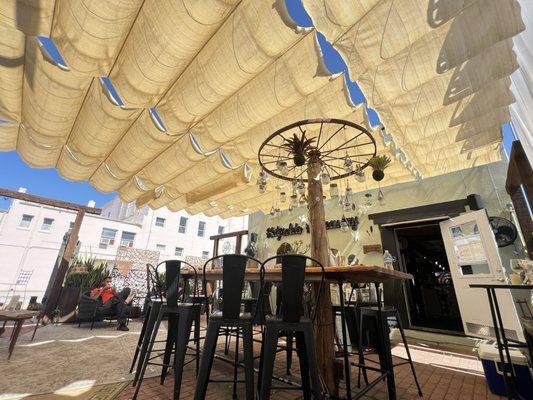 Salon 230 - Spa Above