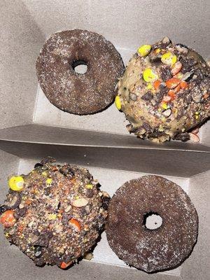 Cinnamon apple pie donut , Reese's donut