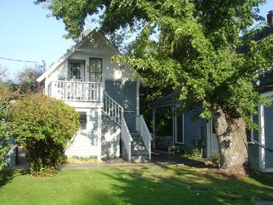 Garden behind Water & Earth Cottage