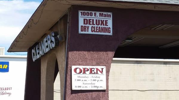 Deluxe Cleaners