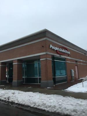 People's United Bank of Waltham -- 775 Main Street / Route 20, Waltham Exterior