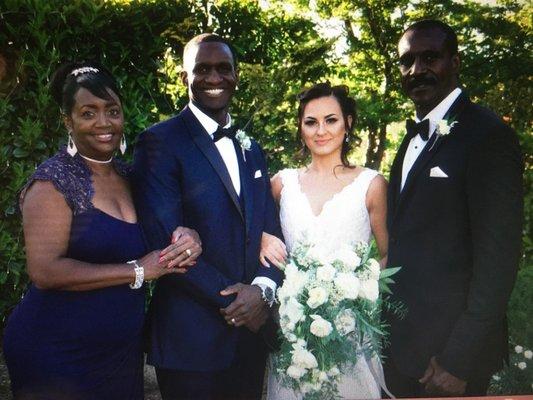 I've had her go darker for other events and she does a great job. Blending is always good and her solution fades nicely (no splotching)