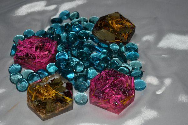 Custom Resin Artwork/Real flowers inside