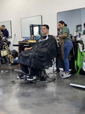 Stacie knows her art of the cut!!